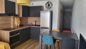 Adorable petit appartement avec magnifique vue sur le port de Canet
